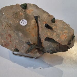 tourmaline verte dans quartz