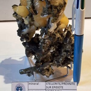 stéllérite/prehnite sur épidote