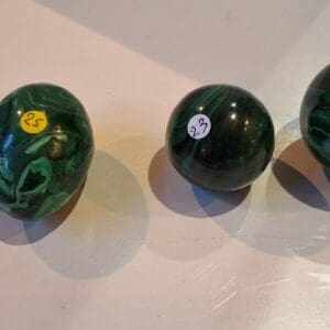 malachite, œufs et sphères