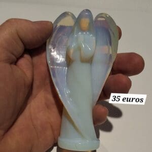 Vierge en opaline